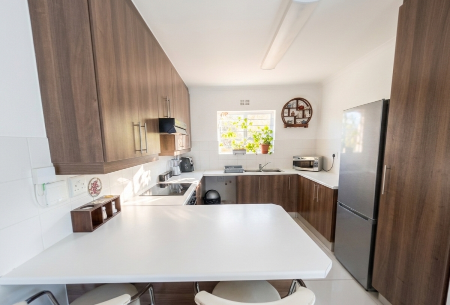 To Let 3 Bedroom Property for Rent in Sunningdale Western Cape